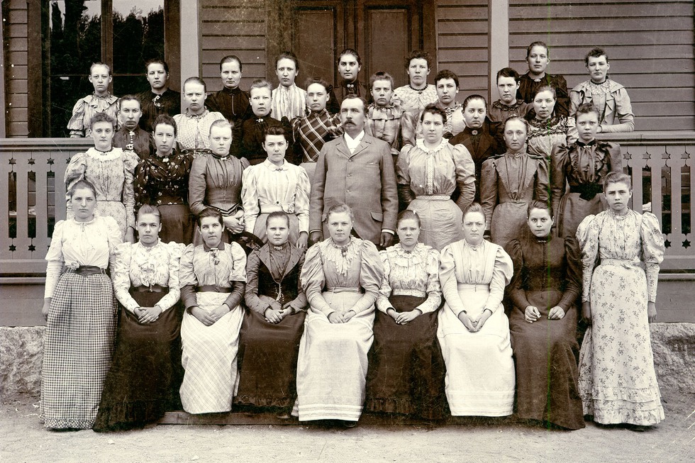 Klassfoto från Åsa folkhögskola 1894.