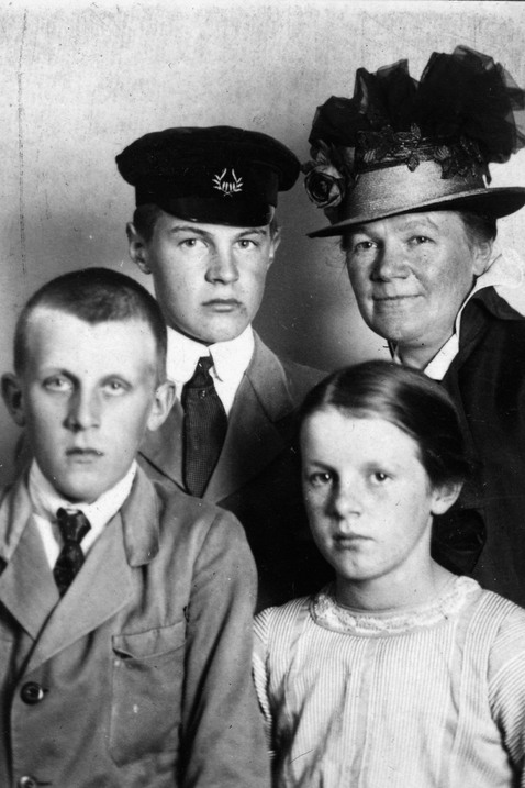Familjen Ahlstrand 1915.