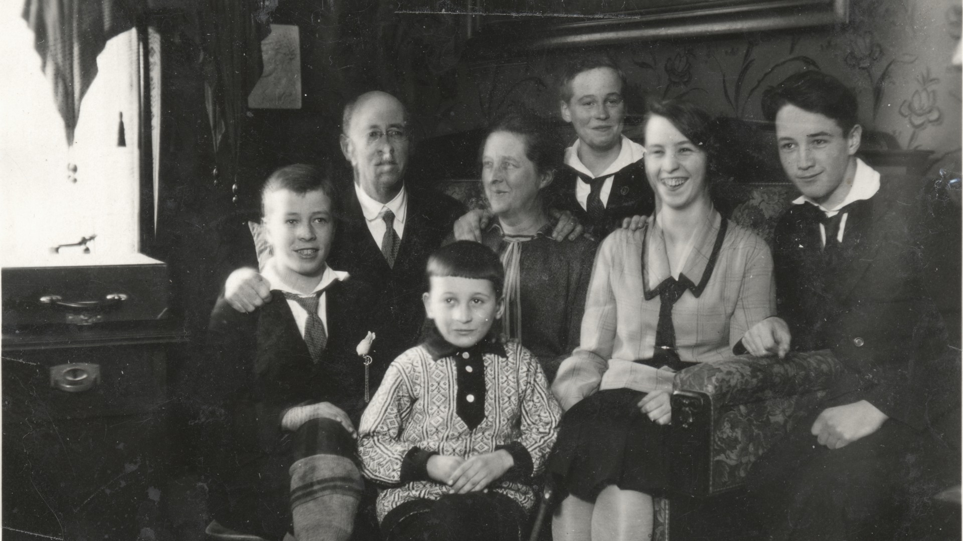 En familj med fem barn i varierade åldrar