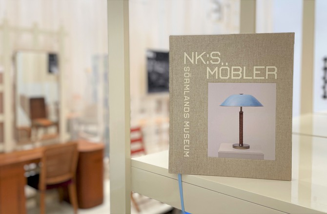 Omslag boken NK:s möbler